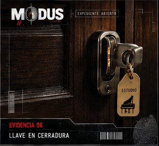 Llave puesta en la cerradura por dentro